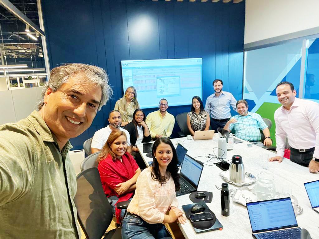Equipo de Inventiva Solutions en las Oficinas de Ros Seguros y Consultoria, Corredores de Seguros